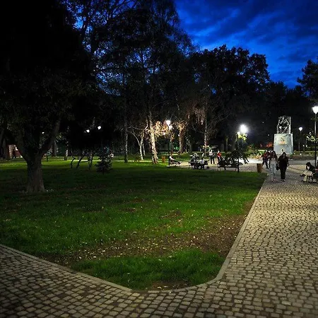 Square * Τούζλα
